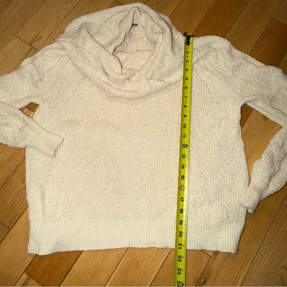 Free People Cream Cowl Neck Sweater large - Picture 6 of 8